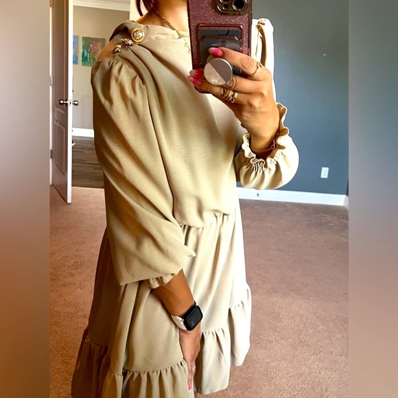 New dress, never worn. Size M - Picture 3 of 3